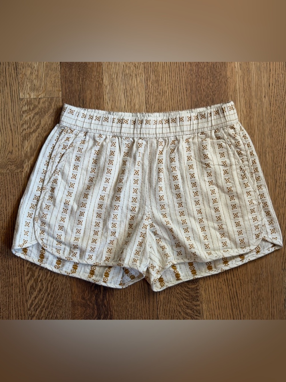 NWOT Madewell Ivory & Dark Gold Pull-On Dolphin Shorts Jacquard - XS